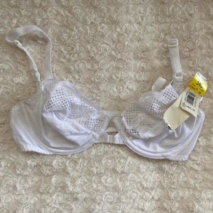 Lovely Vintage Bra 🤍